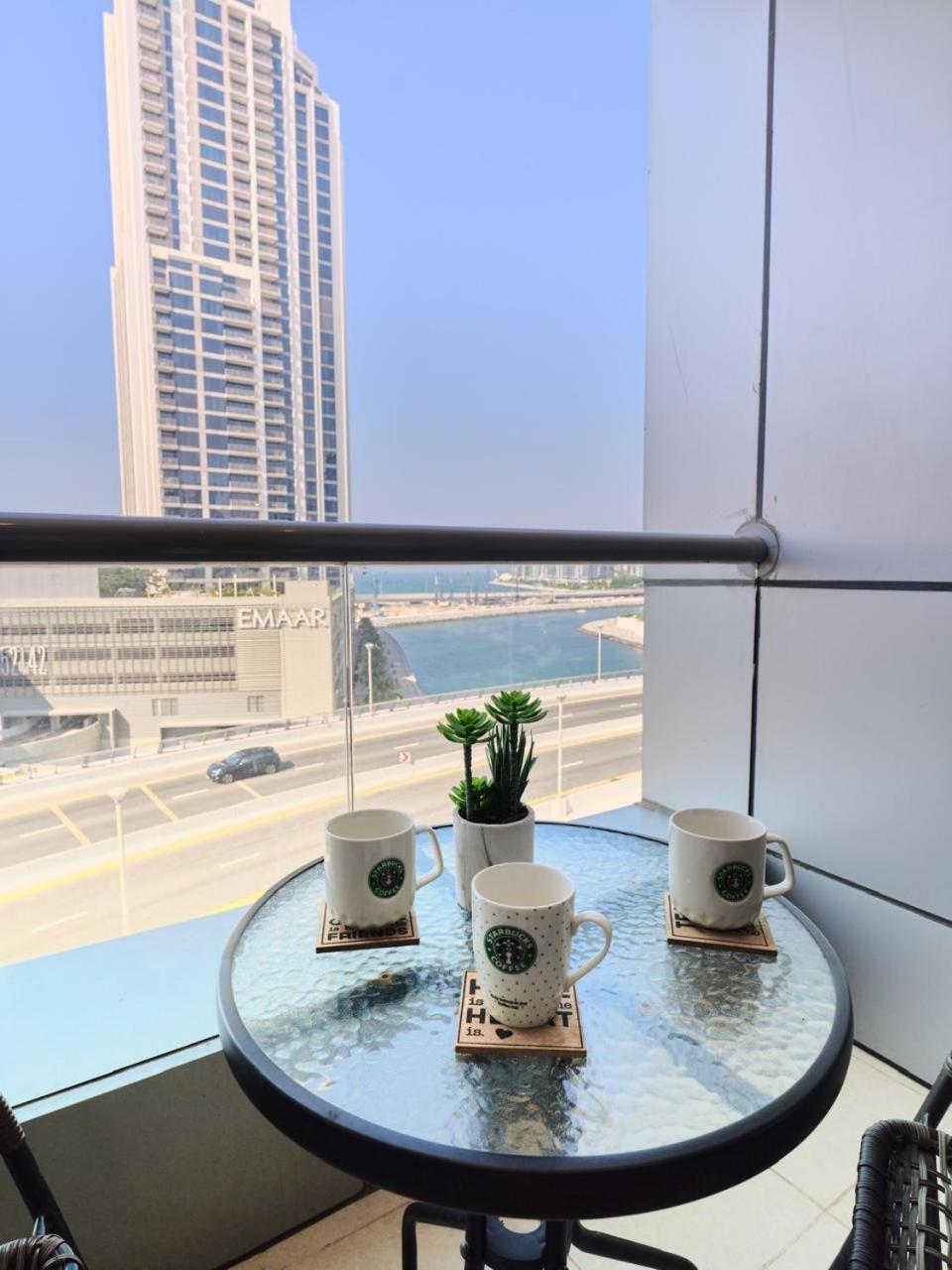 Wonderful 1bd With Full Marina View شقة
